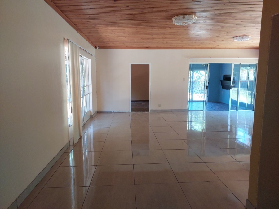 To Let 3 Bedroom Property for Rent in Suidrand Free State